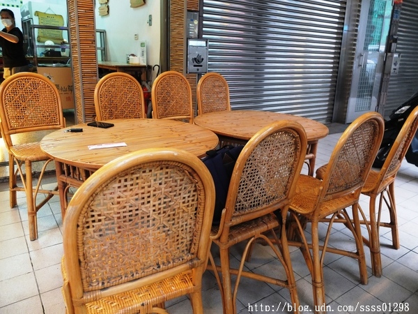 瘋仙草手工仙草專賣店：【愛評口碑券】瘋仙草手工仙草專賣店。每日新鮮現做仙草產品 高雄甜點飲品大推 嫩仙草派對桶熱門訂購中！