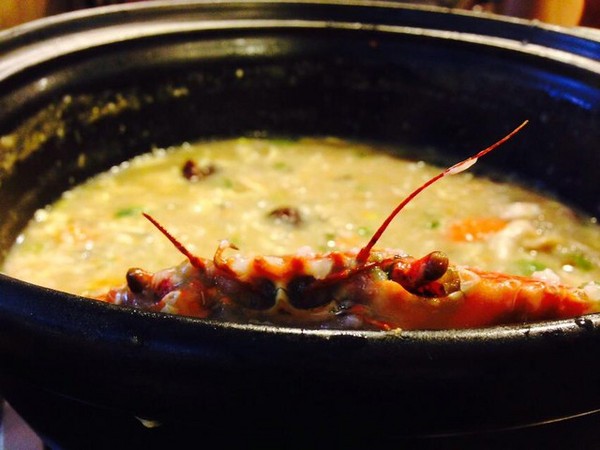 十二籃粥火鍋:<台北|松山>秋天就是要吃螃蟹啊!!!! 超鮮美干貝跟鮑魚~ 十二籃粥火鍋