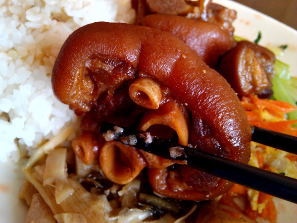 台南蔡家古早味肉粽：【臺南Ω永康區】台南蔡家古早味肉粽。來自廟口文化，代代相承的古早味