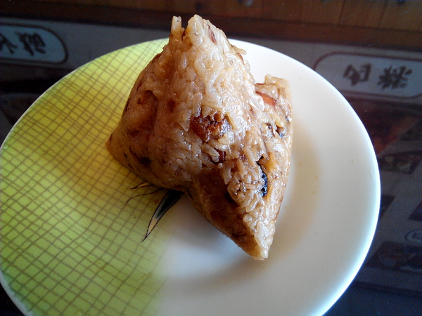 台南蔡家古早味肉粽：【臺南Ω永康區】台南蔡家古早味肉粽。來自廟口文化，代代相承的古早味