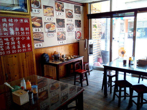 台南蔡家古早味肉粽：【臺南Ω永康區】台南蔡家古早味肉粽。來自廟口文化，代代相承的古早味