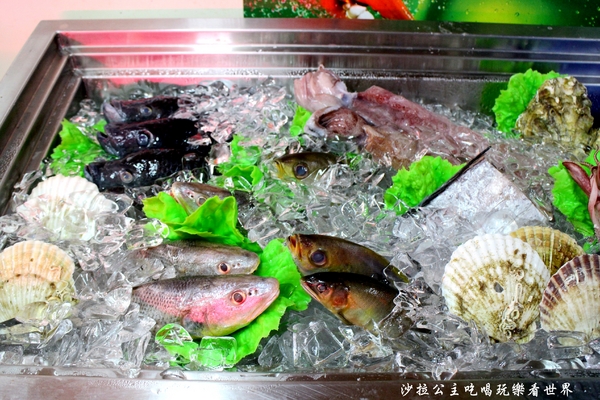 鱻海鮮燒物：蘆洲『鱻海鮮燒物』像戰斧豬排一樣大的魚下巴/燒烤/消夜/捷運徐匯中學站