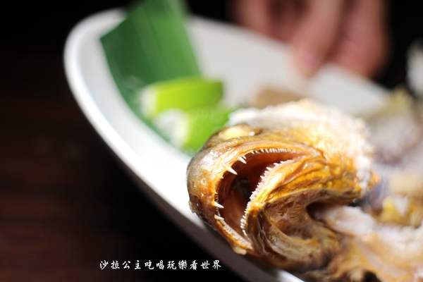 鱻海鮮燒物：蘆洲『鱻海鮮燒物』像戰斧豬排一樣大的魚下巴/燒烤/消夜/捷運徐匯中學站