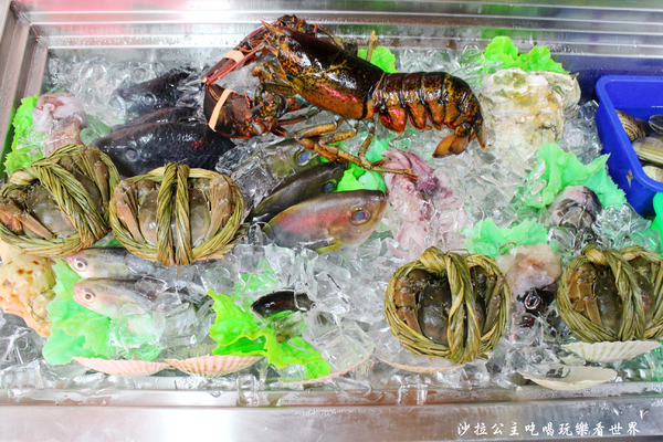 鱻海鮮燒物:蘆洲燒烤『鱻海鮮燒物』鮟鱇魚海鮮火鍋/流膏的大閘蟹非吃不可/捷運徐匯中學站