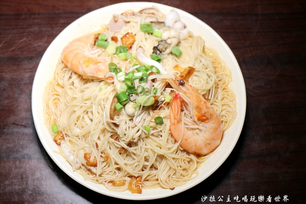 鱻海鮮燒物：蘆洲『鱻海鮮燒物』像戰斧豬排一樣大的魚下巴/燒烤/消夜/捷運徐匯中學站