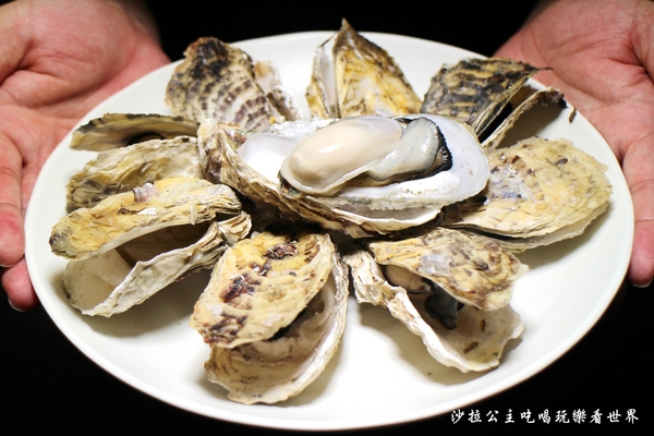 鱻海鮮燒物：蘆洲『鱻海鮮燒物』像戰斧豬排一樣大的魚下巴/燒烤/消夜/捷運徐匯中學站