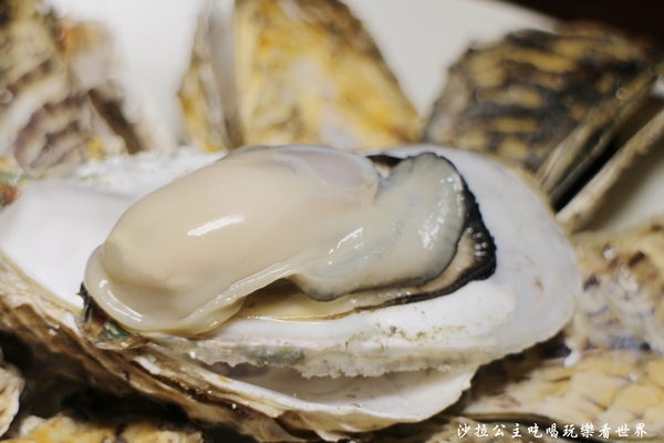 鱻海鮮燒物：蘆洲『鱻海鮮燒物』像戰斧豬排一樣大的魚下巴/燒烤/消夜/捷運徐匯中學站