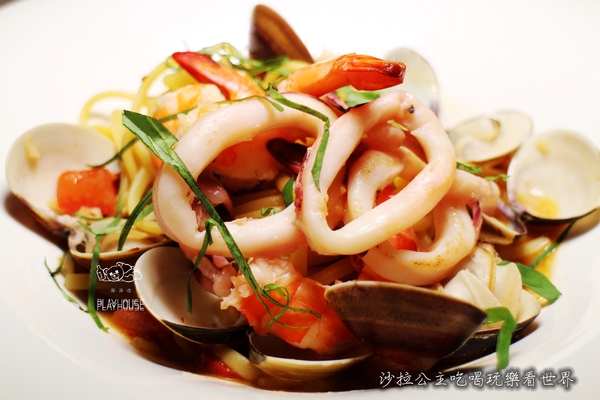 Playhouse 家傢酒(大直店)：大直約會餐廳『Playhouse家傢酒(大直店)』美麗新廣場