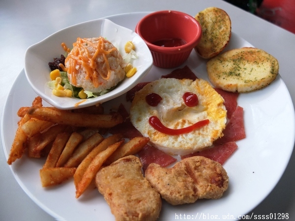 太陽公公早餐店:【美食特搜。屏東市】太陽公公早餐店。必吃獨家手工餅皮蛋餅 焗烤厚片超唰嘴 人氣早餐店強力推薦