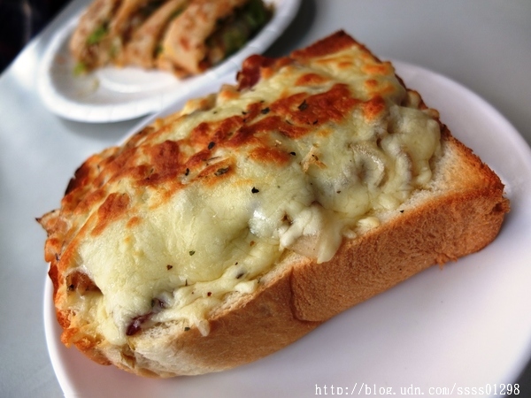 太陽公公早餐店:【美食特搜。屏東市】太陽公公早餐店。必吃獨家手工餅皮蛋餅 焗烤厚片超唰嘴 人氣早餐店強力推薦