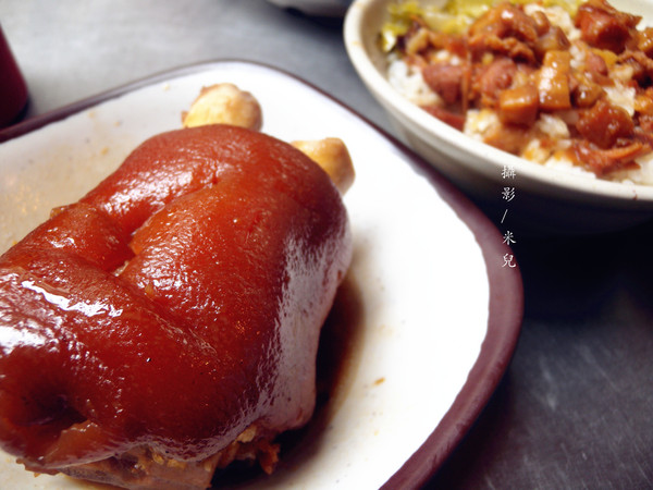 南屯 蕭 爌肉飯:【台中南屯區。小吃】 南屯蕭家控肉飯 南屯市場裡的排隊美食 在地人激推