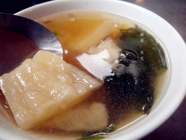 南屯 蕭 爌肉飯:【台中南屯區。小吃】 南屯蕭家控肉飯 南屯市場裡的排隊美食 在地人激推