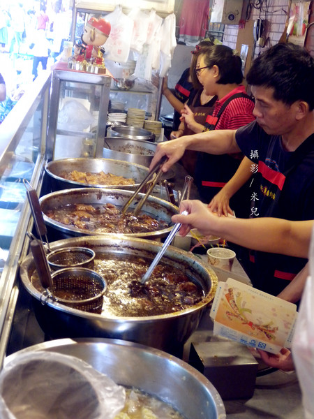 南屯 蕭 爌肉飯:【台中南屯區。小吃】 南屯蕭家控肉飯 南屯市場裡的排隊美食 在地人激推