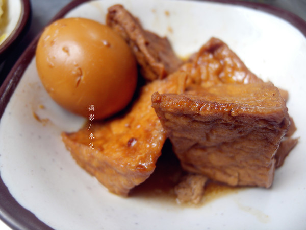 南屯 蕭 爌肉飯:【台中南屯區。小吃】 南屯蕭家控肉飯 南屯市場裡的排隊美食 在地人激推