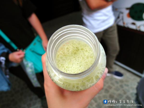 茗琉茶居：〖台中│美食〗茗琉製品-販賣機茶居 ❤ 一中街奶茶販賣機，位在原一中新宿前方，每天限量200份，晚上六點準時開賣!!