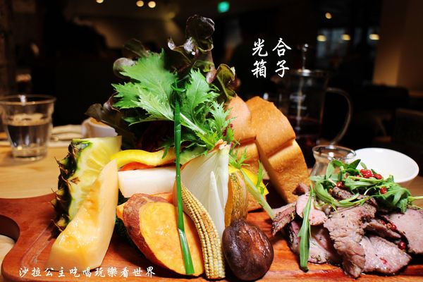 Daylight光合箱子(東門店):吃下一座森林『Daylight光合箱子(東門店)』台南人氣名店早午餐/捷運東門站咖啡