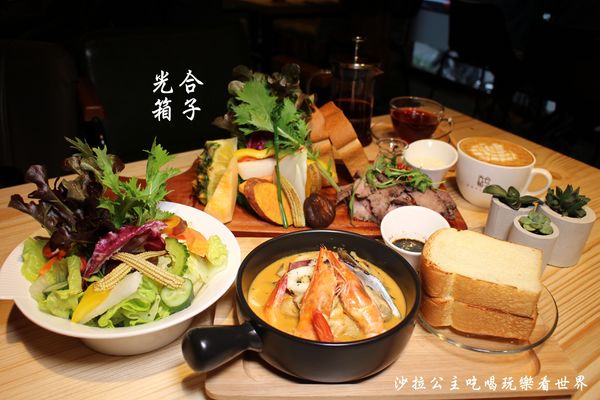 Daylight光合箱子(東門店):吃下一座森林『Daylight光合箱子(東門店)』台南人氣名店早午餐/捷運東門站咖啡