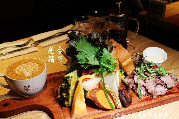 Daylight光合箱子(東門店):吃下一座森林『Daylight光合箱子(東門店)』台南人氣名店早午餐/捷運東門站咖啡