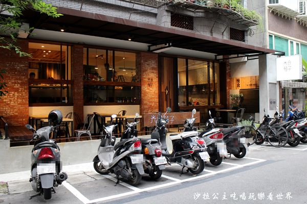 Daylight光合箱子(東門店):吃下一座森林『Daylight光合箱子(東門店)』台南人氣名店早午餐/捷運東門站咖啡