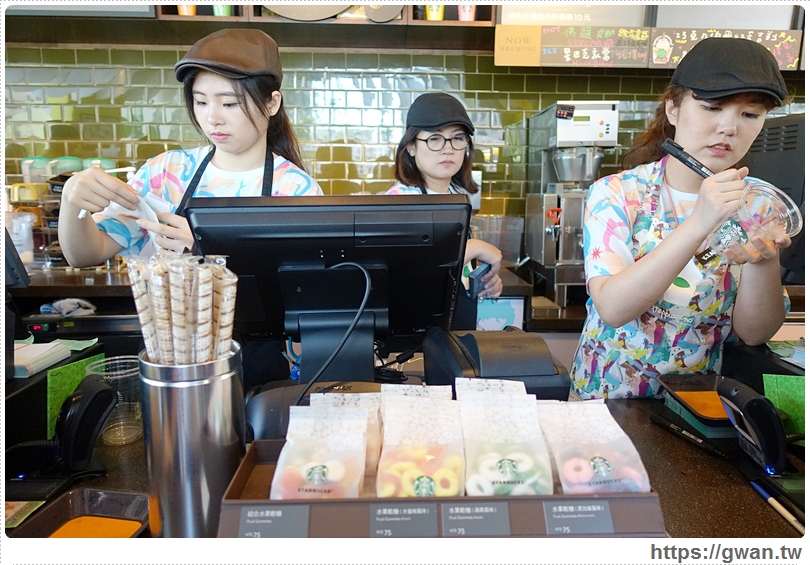 星巴克,starbucks,星冰樂彩色屋,星巴克門市,捷運美食,統一時代百貨,Frappuccino POP-IN Store,巧克力抹茶可可碎片,義式濃縮奶霜脆餅,巧克力伯爵紅茶吉利,期間限定,安普蕾修-18-332-1