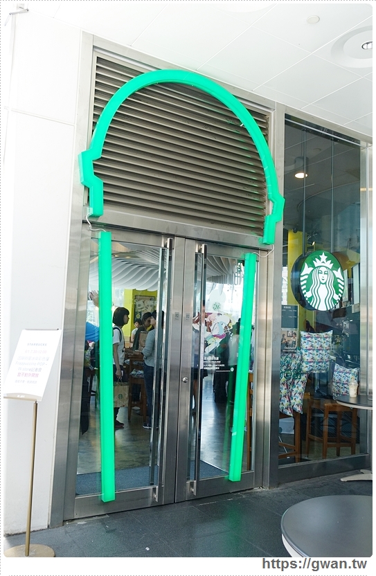 星巴克,starbucks,星冰樂彩色屋,星巴克門市,捷運美食,統一時代百貨,Frappuccino POP-IN Store,巧克力抹茶可可碎片,義式濃縮奶霜脆餅,巧克力伯爵紅茶吉利,期間限定,安普蕾修-11-240-1