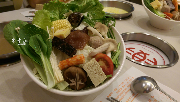 橘鍋涮涮鍋:【高雄/食﹡左營】超澎湃個人鍋物.超特別湯頭別錯過.橘鍋涮涮鍋