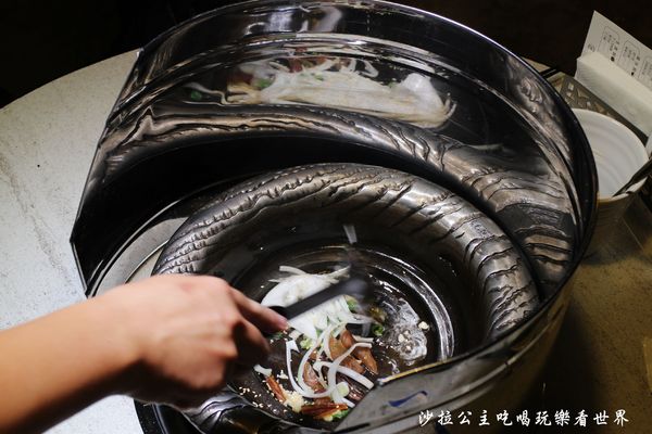 可利亞唐园生涮涮鍋(南京旗艦店):松山區石頭火鍋吃到飽『可利亞石頭火鍋』捷運南京三民站