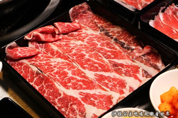 可利亞唐园生涮涮鍋(南京旗艦店):松山區石頭火鍋吃到飽『可利亞石頭火鍋』捷運南京三民站