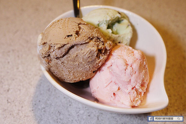 可利亞石頭火鍋:◆台北松山。捷運南京三民【可利亞石頭火鍋Koriya】酷聖石&哈根達斯冰淇淋吃到飽。松山區石頭火鍋。老字號重新開幕