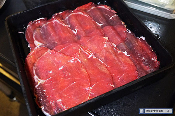 可利亞石頭火鍋:◆台北松山。捷運南京三民【可利亞石頭火鍋Koriya】酷聖石&哈根達斯冰淇淋吃到飽。松山區石頭火鍋。老字號重新開幕