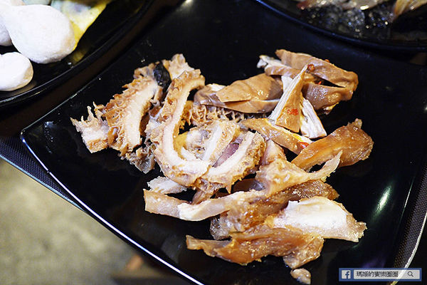 可利亞石頭火鍋:◆台北松山。捷運南京三民【可利亞石頭火鍋Koriya】酷聖石&哈根達斯冰淇淋吃到飽。松山區石頭火鍋。老字號重新開幕