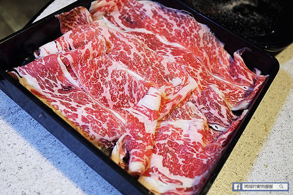 可利亞石頭火鍋:◆台北松山。捷運南京三民【可利亞石頭火鍋Koriya】酷聖石&哈根達斯冰淇淋吃到飽。松山區石頭火鍋。老字號重新開幕