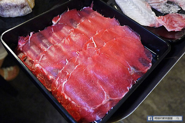 可利亞石頭火鍋:◆台北松山。捷運南京三民【可利亞石頭火鍋Koriya】酷聖石&哈根達斯冰淇淋吃到飽。松山區石頭火鍋。老字號重新開幕