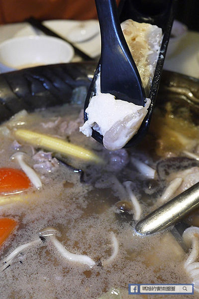 可利亞石頭火鍋:◆台北松山。捷運南京三民【可利亞石頭火鍋Koriya】酷聖石&哈根達斯冰淇淋吃到飽。松山區石頭火鍋。老字號重新開幕