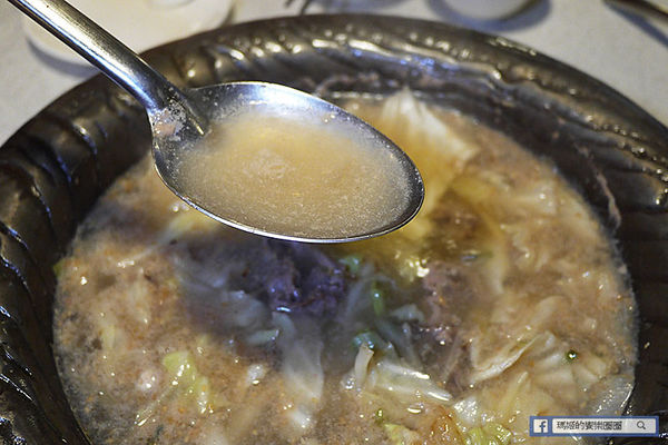 可利亞石頭火鍋:◆台北松山。捷運南京三民【可利亞石頭火鍋Koriya】酷聖石&哈根達斯冰淇淋吃到飽。松山區石頭火鍋。老字號重新開幕