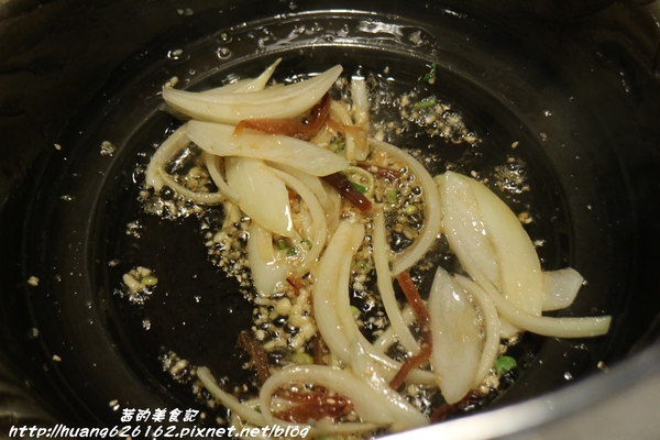 可利亞石頭火鍋:【台北松山區】再訪老字號『可利亞石頭火鍋』口味依然美味 松山區/石頭火鍋 /近捷運南京三民