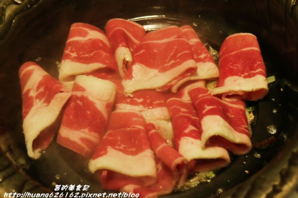 可利亞石頭火鍋:【台北松山區】再訪老字號『可利亞石頭火鍋』口味依然美味 松山區/石頭火鍋 /近捷運南京三民