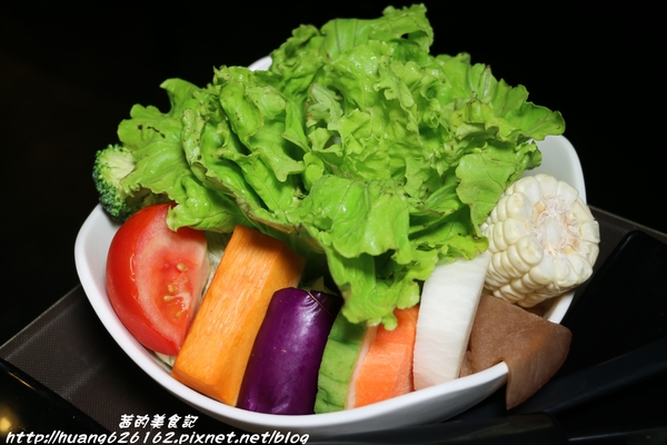 可利亞石頭火鍋:【台北松山區】再訪老字號『可利亞石頭火鍋』口味依然美味 松山區/石頭火鍋 /近捷運南京三民