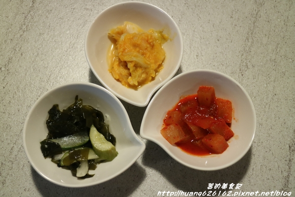 可利亞石頭火鍋:【台北松山區】再訪老字號『可利亞石頭火鍋』口味依然美味 松山區/石頭火鍋 /近捷運南京三民