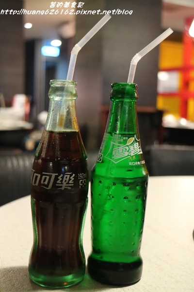 可利亞石頭火鍋:【台北松山區】再訪老字號『可利亞石頭火鍋』口味依然美味 松山區/石頭火鍋 /近捷運南京三民