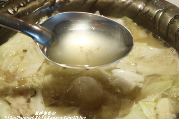 可利亞石頭火鍋:【台北松山區】再訪老字號『可利亞石頭火鍋』口味依然美味 松山區/石頭火鍋 /近捷運南京三民