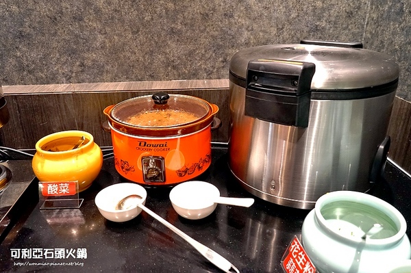 可利亞石頭火鍋:【松山區/石頭火鍋 推薦】台灣老字號正統石頭火鍋 ✿✿ 可利亞石頭火鍋 KORIYA ✿✿ (附菜單)