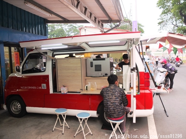 NO.28 DINNER CAR(28餐車)：【美食特搜。屏東市】NO.28 DINNER CAR(28餐車)。屏東28餐車飄香趴趴走 美式創意美食現點現做