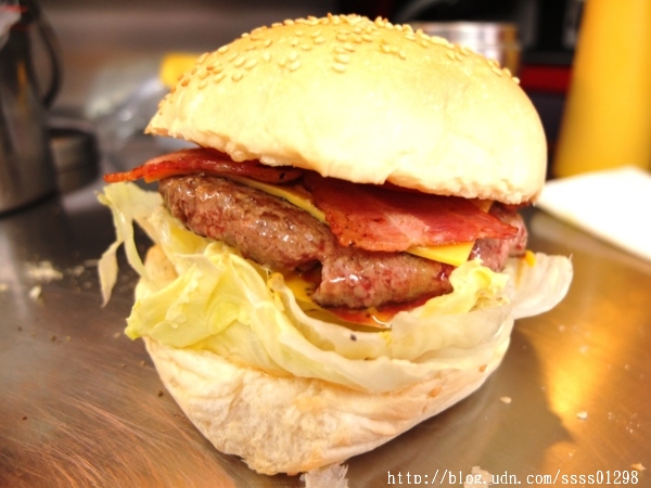 NO.28 DINNER CAR(28餐車)：【美食特搜。屏東市】NO.28 DINNER CAR(28餐車)。屏東28餐車飄香趴趴走 美式創意美食現點現做