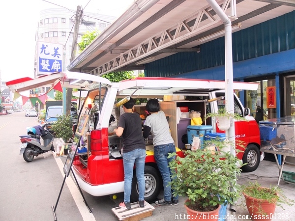 NO.28 DINNER CAR(28餐車)：【美食特搜。屏東市】NO.28 DINNER CAR(28餐車)。屏東28餐車飄香趴趴走 美式創意美食現點現做