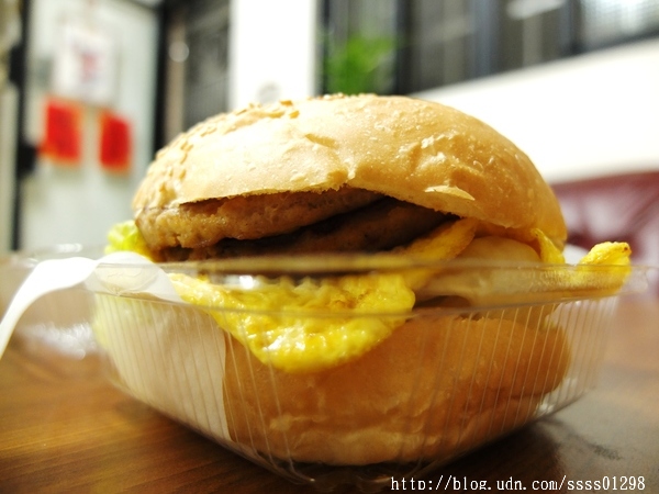 NO.28 DINNER CAR(28餐車)：【美食特搜。屏東市】NO.28 DINNER CAR(28餐車)。屏東28餐車飄香趴趴走 美式創意美食現點現做