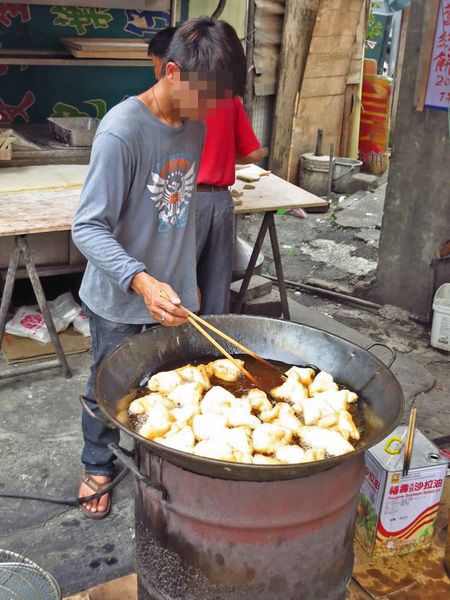 【三重美食】車路頭甜甜圈-三十年雙胞胎甜甜圈店-下午茶