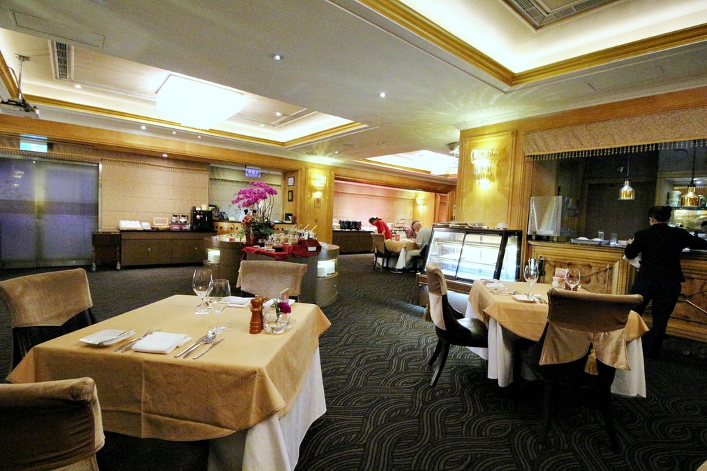 天成飯店，百合咖啡廳，台北車站吃到飽，