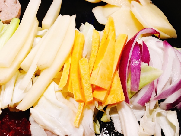 OMAYA春川炒雞(新店店):(新北。新店區美食) 『Omaya春川炒雞-新店店』急速蔓延!!韓國炒雞來也~