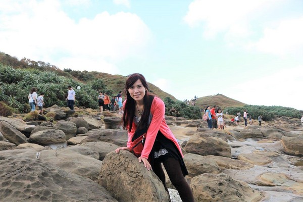 象鼻岩 深澳岬角：【新北市景點】欣賞台灣北海岸的自然景觀象鼻岩~石化的大象、坑坑巴巴的蕈狀岩、還有番仔澳酋長岩